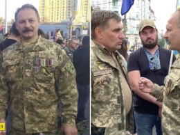 Как елка: экс-нардеп взбесил украинцев своими медалями. ВИДЕО