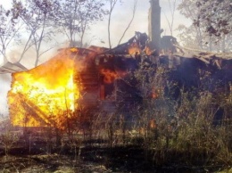 На Черниговщине загорелась сухая трава - сгорело пол переулка