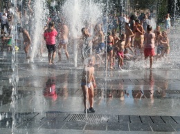«Сухой» фонтан в Харькове. Как изменился сквер на площади Свободы, - ФОТО