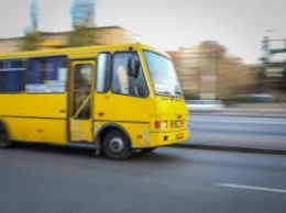 В Днепре водитель автобуса изменил маршрут ради школьницы и восхитил сеть