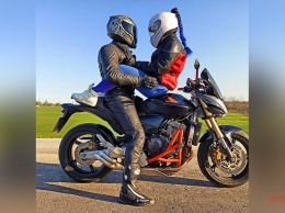 На трассе Днепр-Запорожье автокран подрезал пару на мотоцикле: мужчина в реанимации, нужна помощь