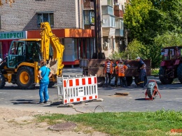 В Днепре из-за угрозы обвала асфальта перекрыли улицу Сечевых Стрельцов