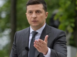 Зеленский поручил Кабмину усовершенствовать процедуру получения иностранными ИТ-специалистами разрешения на иммиграцию в Украину