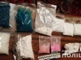 В Каменском при обыске изъяли 3 кг психотропных веществ