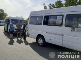 В Кривом Роге в начале учебного года полицейские напомнили школьникам и водителям о правилах дорожного движения