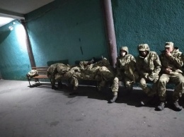 В Черкассах военные спали на вокзале, потому что уведомить об их приезде по телефону запретили