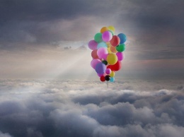 Дэвид Блейн совершил свой первый трюк за 10 лет: иллюзионист поднялся в небо на 7 км на воздушных шарах
