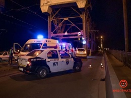 В Днепре опять резонансное ДТП. на Амурском мосту Hyundai врезался в отбойник: пострадали 2 женщины и 2 ребенка