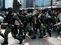 Полиция Гонконга задержала 90 участников незаконных протестов