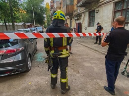 В Днепре на Бажова возле машины взорвалась граната: есть пострадавшие