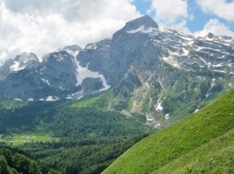Группа туристов с восемью детьми пропала в горах в Сочи