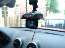 Как закрепить видеорегистратор в салоне авто: 3 этапа грамотного монтажа