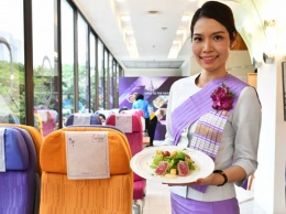 В Таиланде авиакомпания открыла ресторан с бортовой кухней (фото)