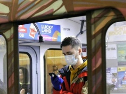 В киевском метро произошел коллапс: пассажиров впускали бесплатно