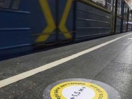 В столичном метро не работают е-билеты и бесконтактная оплата - видео