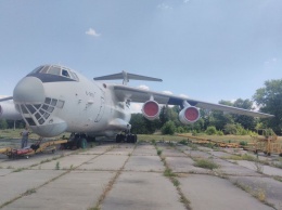 В Украине на открытый аукцион выставят три транспортных самолета Ил-76 - "Укроборонпром"