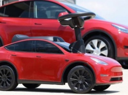 В продаже появилось новое авто Tesla стоимостью 100 долларов