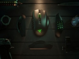 Razer Naga Pro имеет в комплекте сменные панели и поддерживает беспроводную зарядку