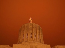Фотофакт: Небо Орегона в зареве пожаров