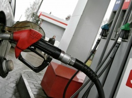 Российские автомобилисты поделились своими способами экономить на топливе
