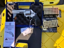 Опасная посылка из США: в Одесском морпорту выявили контейнер с оружием и патронами