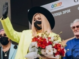 Ирина Билык получила именную табличку на "аллее звезд" в Киеве (фото)