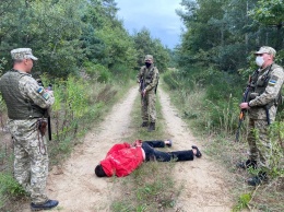 На Львовщине правонарушитель с ножом совершил нападение на пограничника