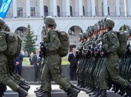 Украина выделит больше денег на оборону