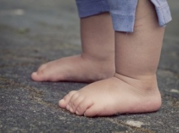 Ноги отказали из-за простуды: в Одессе врач чуть не погубила маленького ребенка
