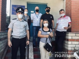 Жителям сгоревшего в Харьковской области села выдали новые паспорта - Нацполиция