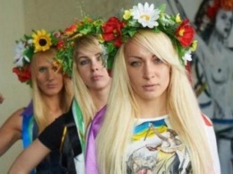 Femen топлесс поддержали протестующих беларусов. ВИДЕО