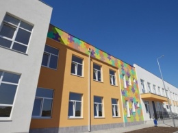 Президент осмотрел строительство детского сада в Одесской области