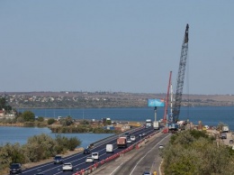 Президент осмотрел реконструкцию моста через Хаджибейский лиман