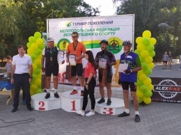 Кто в Мелитополе велогонку выиграл - все категории победителей (фото)