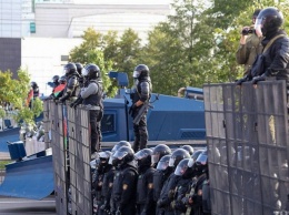 Строят баррикады. В Минске 150 тысяч протестующих