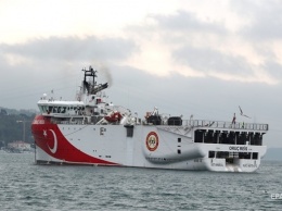 Турция вывела судно из спорных вод в Средиземном море