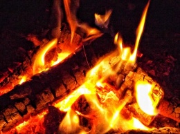 В Запорожье обгорела пожилая женщина, которая сжигала мусор