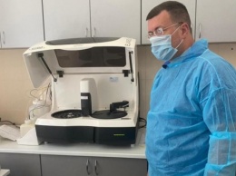 Центр легочных болезней на Закарпатье получил уникальный аппарат для ИФА-тестов