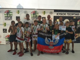 В Абхазии на турнире по тайскому боксу спортсмены из ДНР завоевали 13 медалей