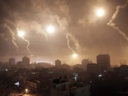 Палестинцы обстреляли Израиль ракетами в момент подписания мирных соглашений