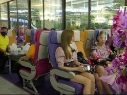 Ресторан с убранством авиалайнера открылся в Бангкоке (видео)