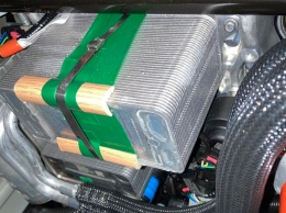 В новой Tesla Model Y система охлаждения крепится с помощью изоленты: фото