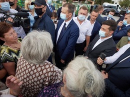 Зеленский во Львове встретился с семьями погибших солдат, воевавших на Донбассе
