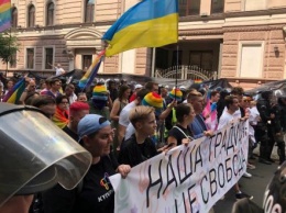 Украине предрекают страшное будущее с трансгендерным финалом