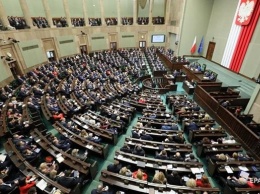 В Польше исключили из партии 14 депутатов за закон о животных