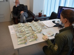 Израильский паломник пытался дать взятку в "Борисполе" в 3 тыс долл, чтобы его пустили в Украину