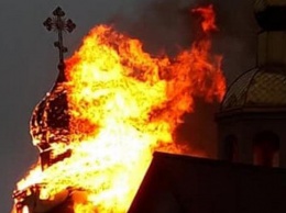 На Полтавщине злоумышленники сожгли храм (фото)