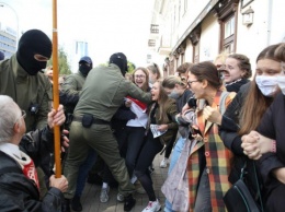 Правозащитники насчитали более 300 задержанных во время протестов в Минске