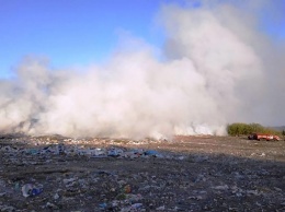 В Житомирской области вспыхнул крупный пожар на свалке