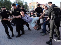 В Минске начались задержания на митингах (ВИДЕО)